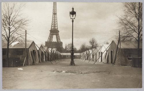 Paris: the barracks on the Champ de Mars, where 1200 American soldiers on leave will be placed