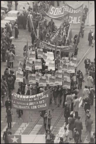 A view from above of a Pro Chile protest march