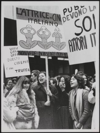 Italian actresses Francesca Codispoti and Pamela Villoresi join a picket about the flaws in the Italian film industry 