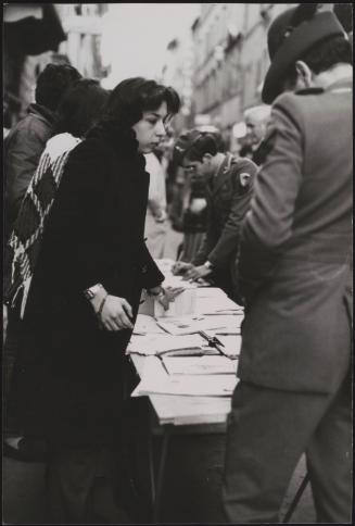 Collecting signatures for a petition, Rome