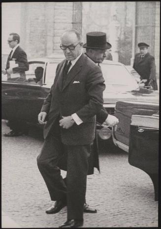 Ministers arriving at Egmont Palace for a state visit by British prime minister Harold Macmillan