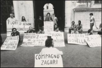Marco Pannella leading a protest to free Zagari and Gonella 