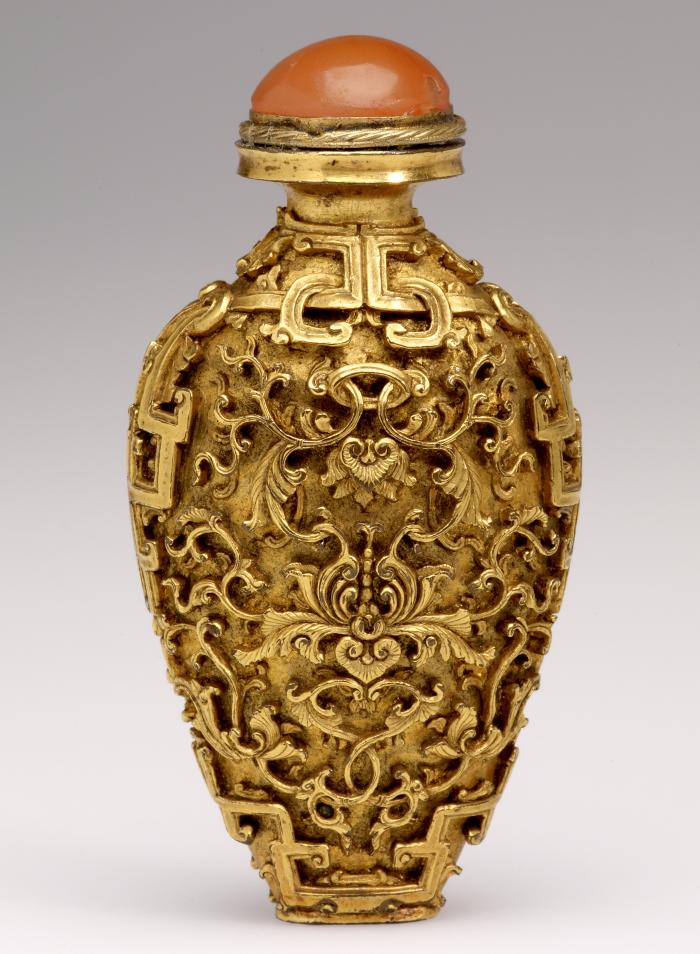 Snuff Bottle, with Indian lotus scrolls