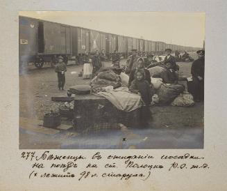 Refugees waiting to embark on the train. Polotsk station.