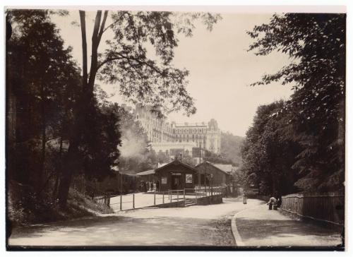 Aix les Bains - Hotel by the station at the base the Revard