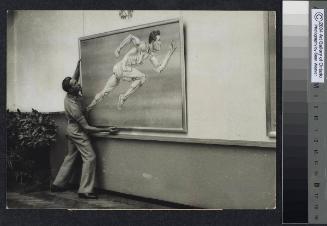 Remarkable exhibition of athletes in their typical positions by the American artist, H.T. Stowitsch. This exhibition will take place in Berlin on September 13th. The name of the sprinter in this photograph is Frank Wykoff.