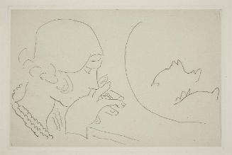 Jeune femme contemplant un bocal de poissons rouges