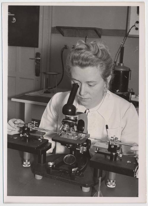 Science on the Trace of the Veiled Secrets of Radium's Effects.