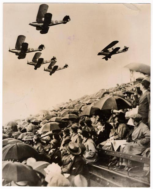 Air Pageant Thrills for Rain-Soaked Thousands.