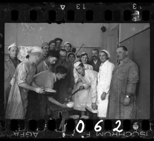 Managers and workers in the hospital kitchen