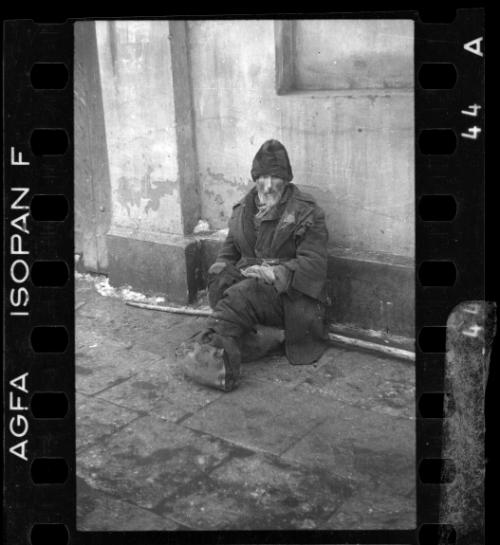 “People drained of their last strength” [sequence from], (Lodz Ghetto)