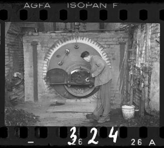 Man working in the leather factory