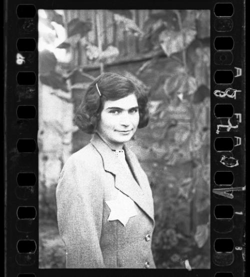 Female ghetto resident