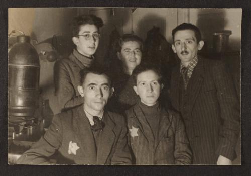 Henryk Ross and co-workers in Department of Statistics, Mendel Grossman first row right