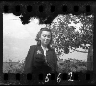 Jewish woman in the garden