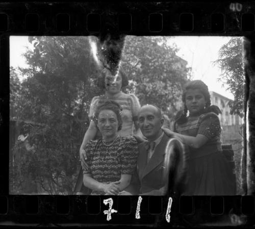 Ghetto family with two girls