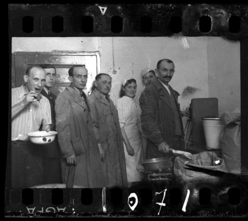 Managers and workers in the hospital kitchen
