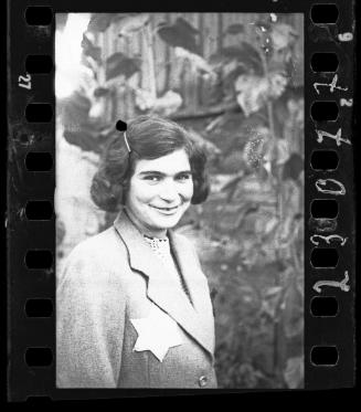 Female ghetto resident