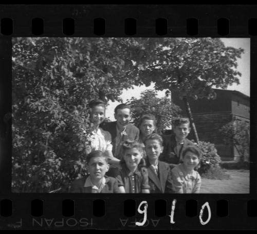 Young ghetto residents