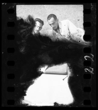 Henryk Ross and colleague with "Album on Marysin"