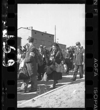 Residents heading for deportation led by ghetto police