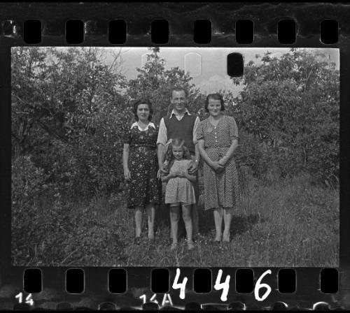 Ghetto family with two girls