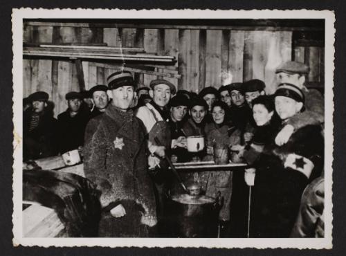 Jewish police oversee soup rations for residents