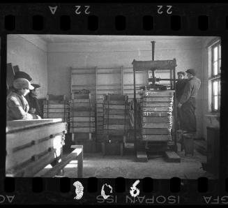 Mattress and woodframe production at the Holzwollenfabrik workshop