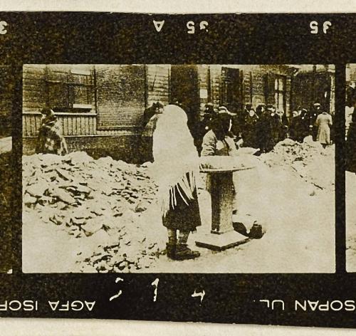 Contact Print #514 from page #17 in Lodz Ghetto Contact Album