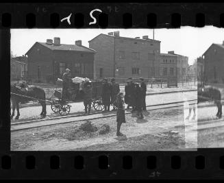 Collecting bodies for burial, Lodz Ghetto