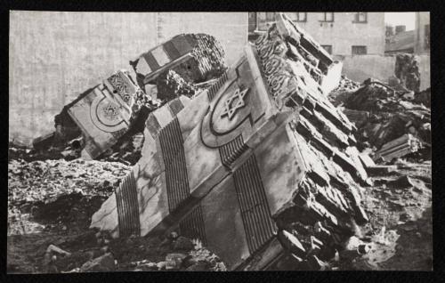 Ruins of the synagogue on Wolborska Street, demolished  by the Germans, 1940