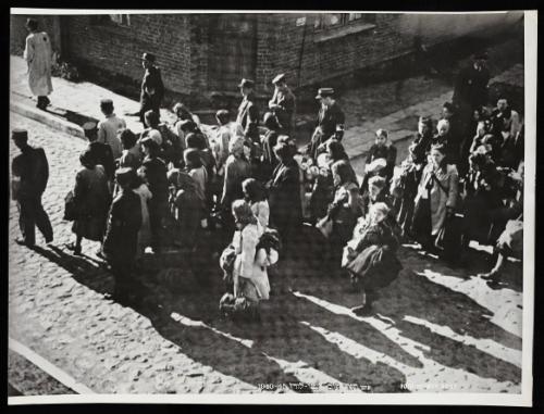Massive deportation of ghetto residents
