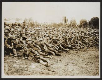Group of prisoners taken in the new advance