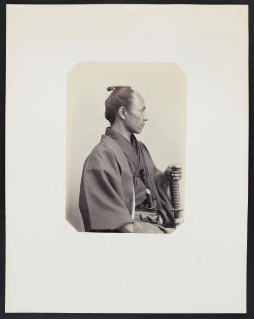 200. Fara-da go-itsi (34 ans) Officier de 2e classe en  traducteur pour le hollandais de l'Ambassade du Taiconne du Japon à Paris, profile