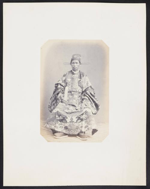 Ambassade Cochinchinoise à Paris. 143. Phan-plu-Thu (44 ans) 1er Secrétaire du Ministère de l'Intérieur.Mandarin de 2e degré, 2e classe (grand Costume)