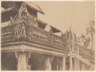 Ye-nan-gyoung. Balcony of a Kyoung
